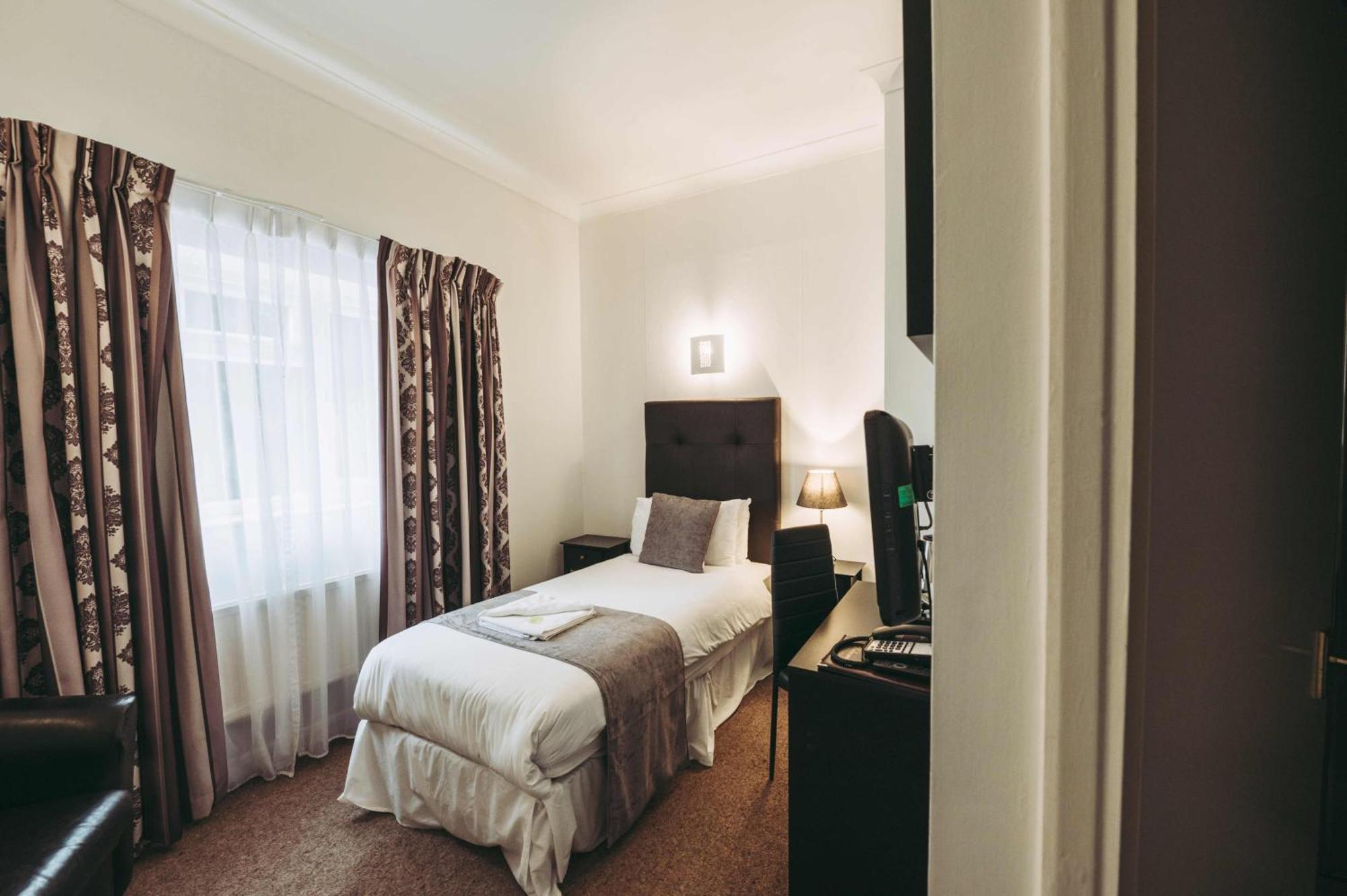 The Grange Hotel Brent Knoll ハイブリッジ エクステリア 写真